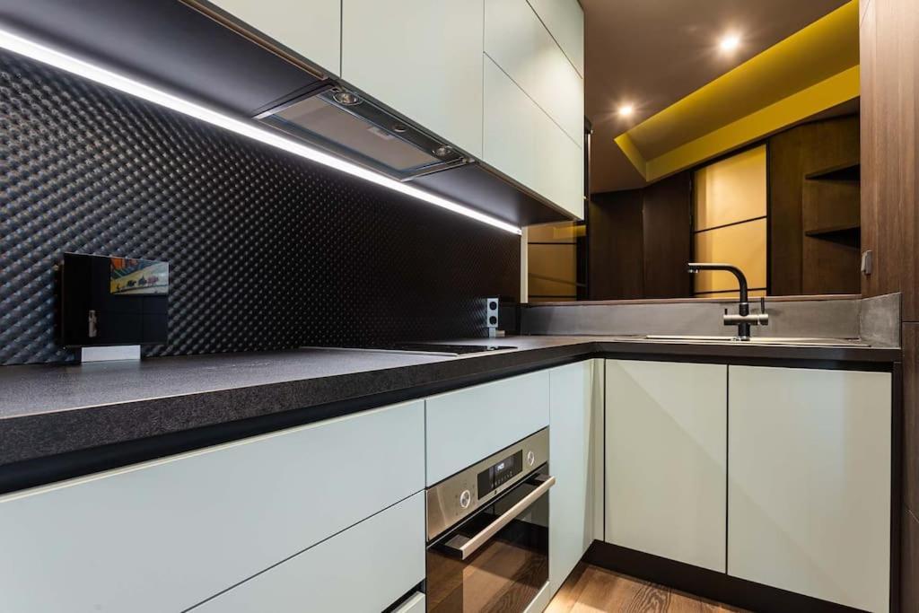 Luxury Apartment In The Superb Location Кишинёв Экстерьер фото