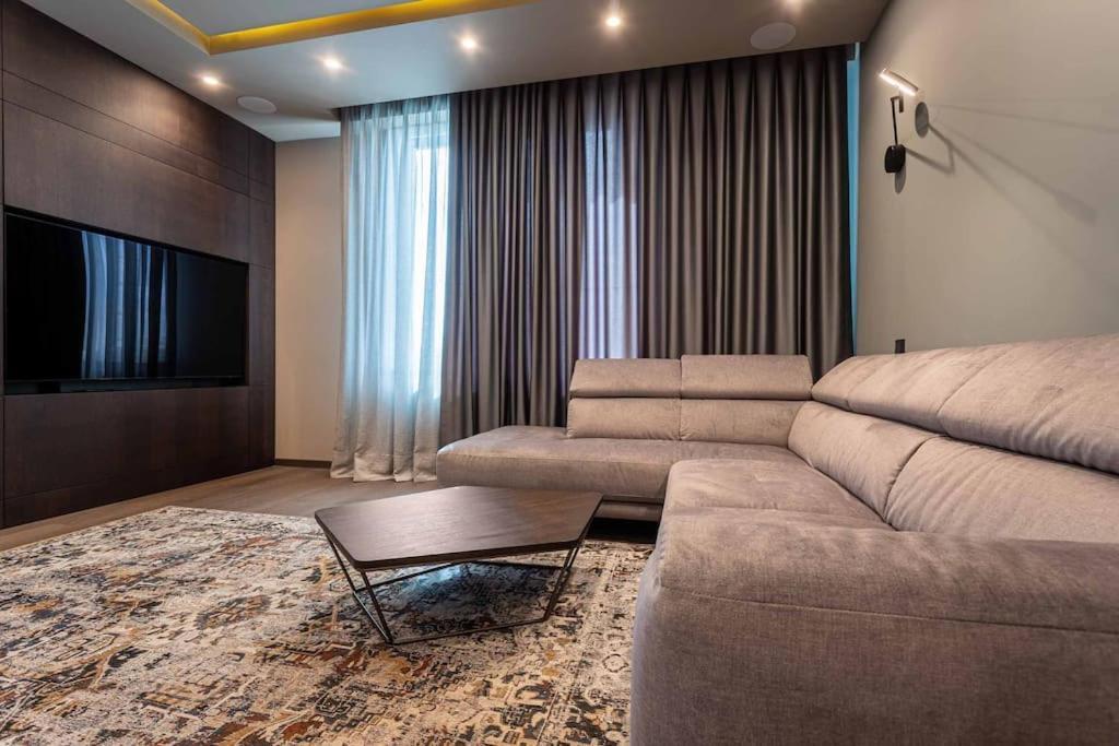 Luxury Apartment In The Superb Location Кишинёв Экстерьер фото