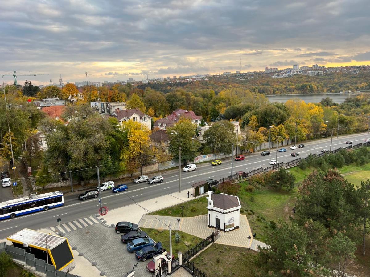 Luxury Apartment In The Superb Location Кишинёв Экстерьер фото