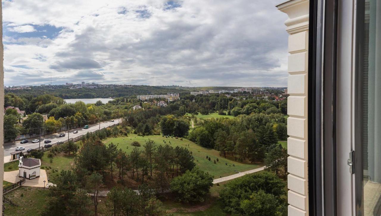 Luxury Apartment In The Superb Location Кишинёв Экстерьер фото